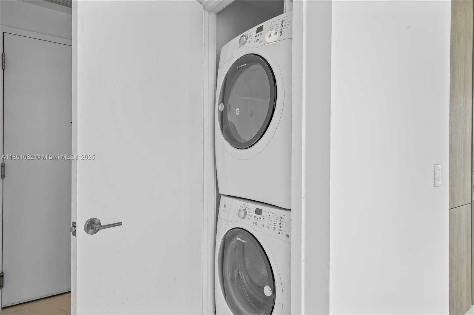 Small Image of 2900 NORTH EAST 7TH AVE #1409, Miami Number 4