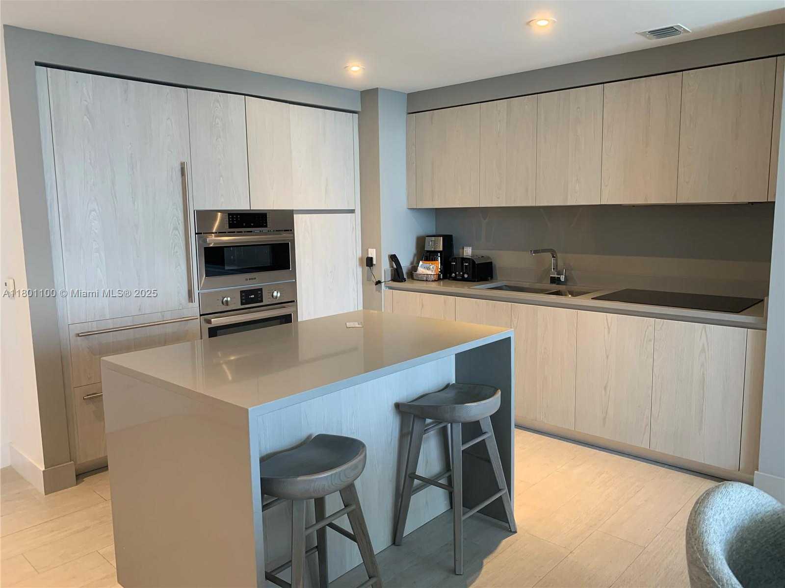 Small Image of 4010 SOUTH OCEAN DR #R3407, Hollywood Number 9