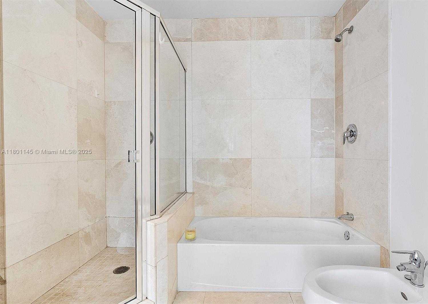 Small Image of 1900 NORTH BAYSHORE DR #2915, Miami Number 17
