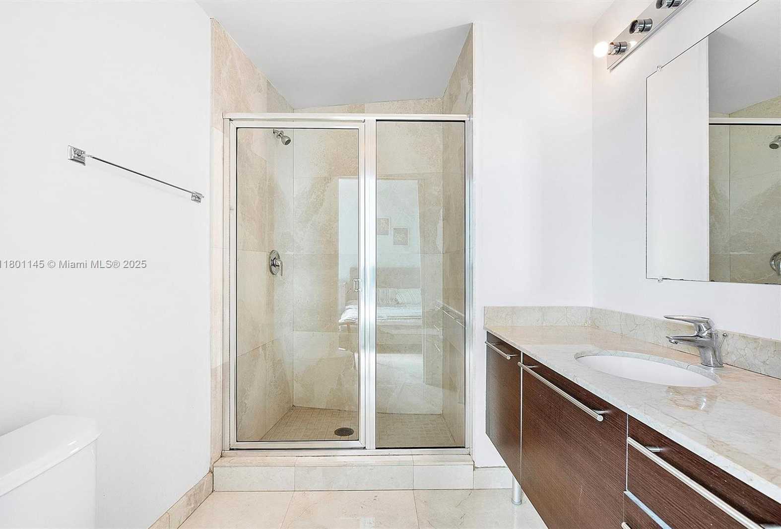 Small Image of 1900 NORTH BAYSHORE DR #2915, Miami Number 19