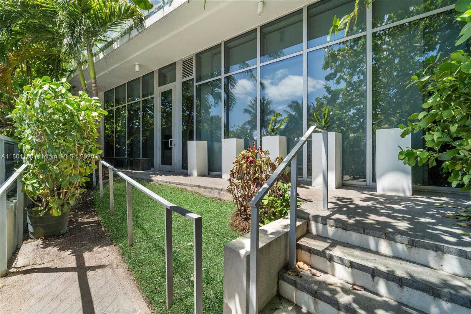 Small Image of 1 COLLINS AVE #108, Miami Beach Number 2