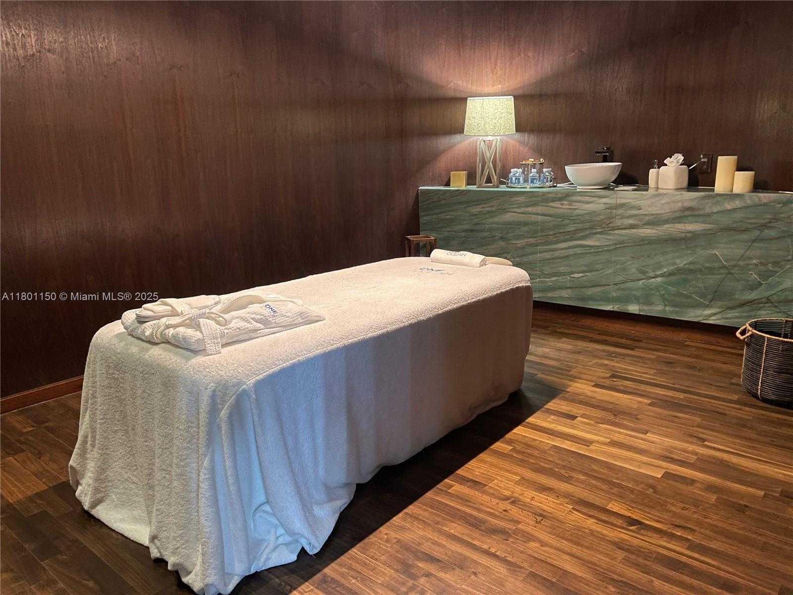 Small Image of 1 COLLINS AVE #108, Miami Beach Number 22