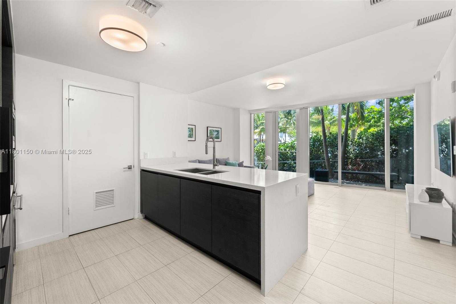 Small Image of 1 COLLINS AVE #108, Miami Beach Number 3