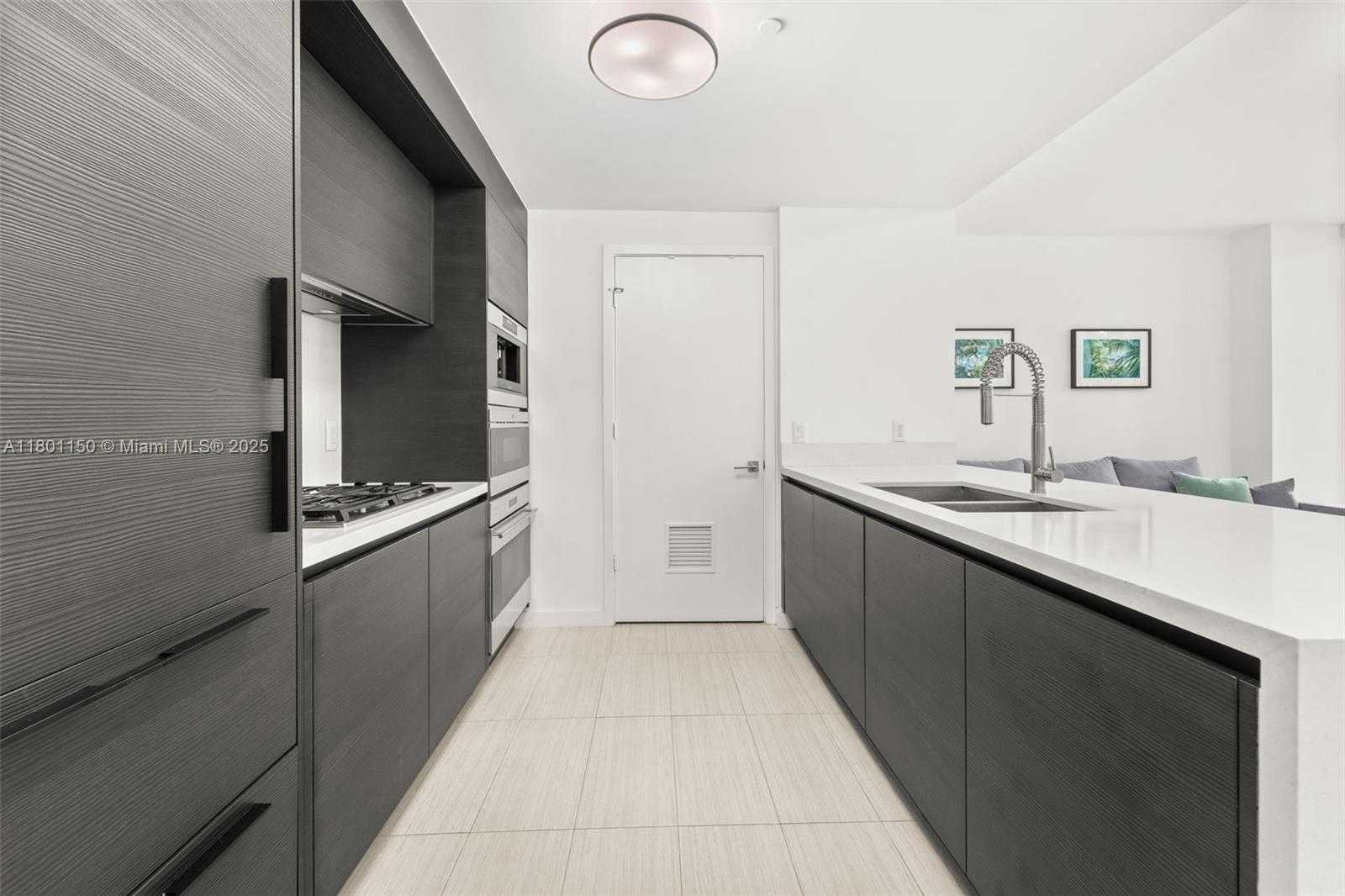 Small Image of 1 COLLINS AVE #108, Miami Beach Number 4