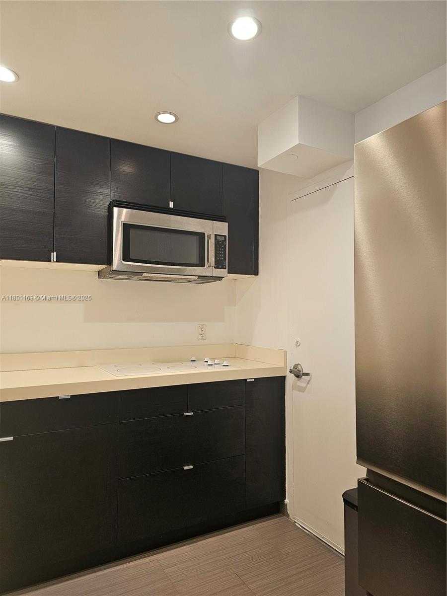 Small Image of 1000 WEST AVE #715, Miami Beach Number 3