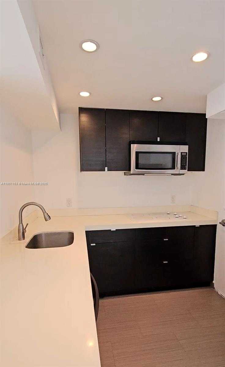 Small Image of 1000 WEST AVE #715, Miami Beach Number 4