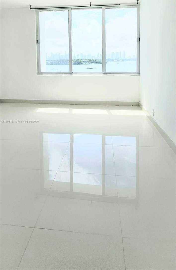 Small Image of 1000 WEST AVE #715, Miami Beach Number 7