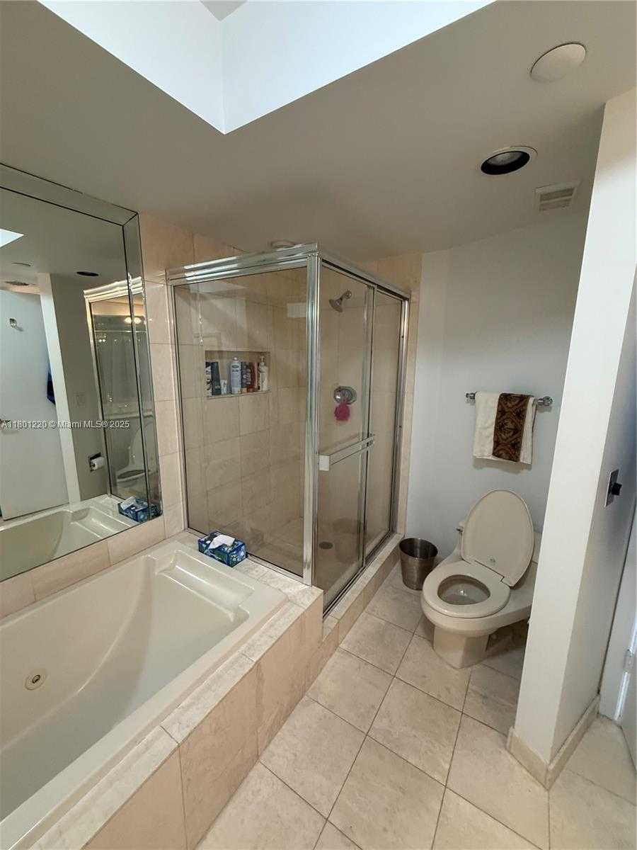 Small Image of 1000 ISLAND BLVD #911, Aventura Number 13