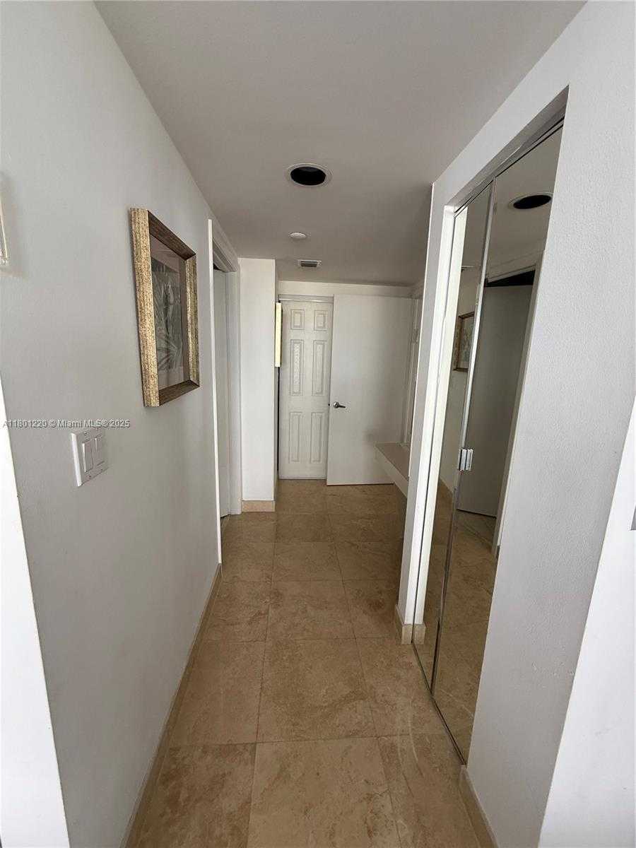 Small Image of 1000 ISLAND BLVD #911, Aventura Number 6