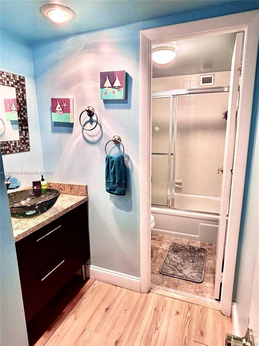Small Image of 600 THREE ISLANDS BLVD #905, Hallandale Beach Number 10