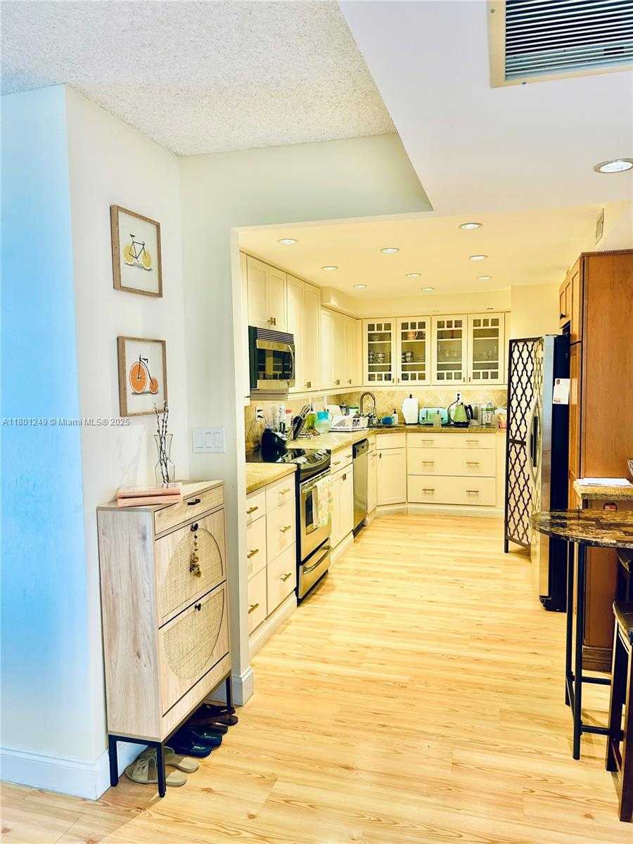 Small Image of 600 THREE ISLANDS BLVD #905, Hallandale Beach Number 3