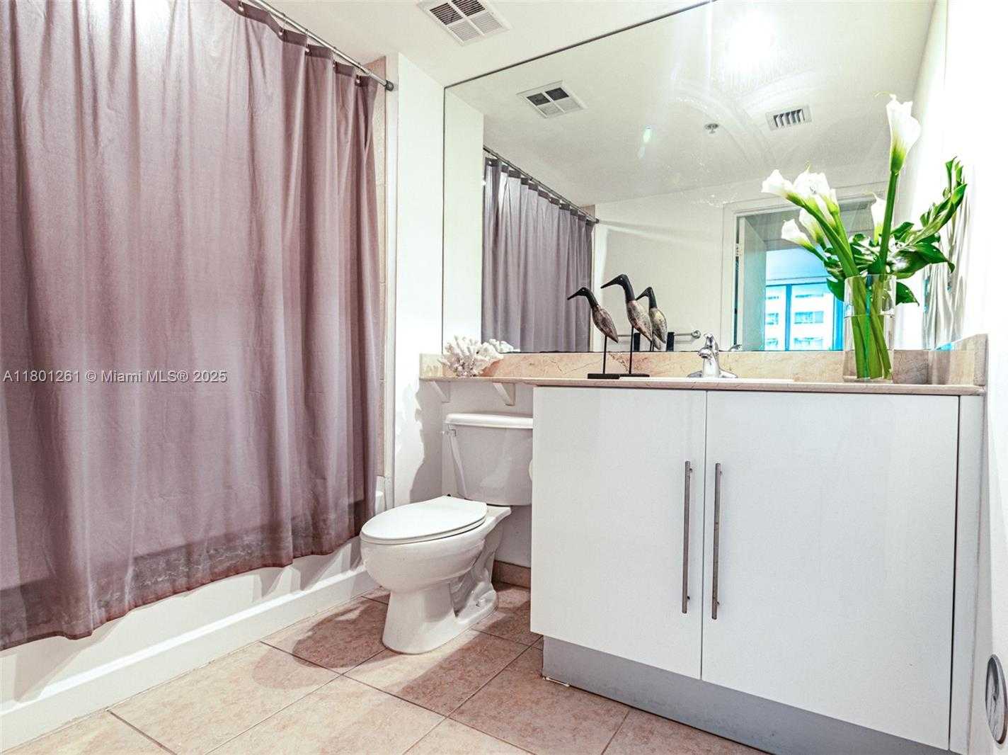 Small Image of 335 Biscayne Blvd, Miami, FL 33132, USA Number 13