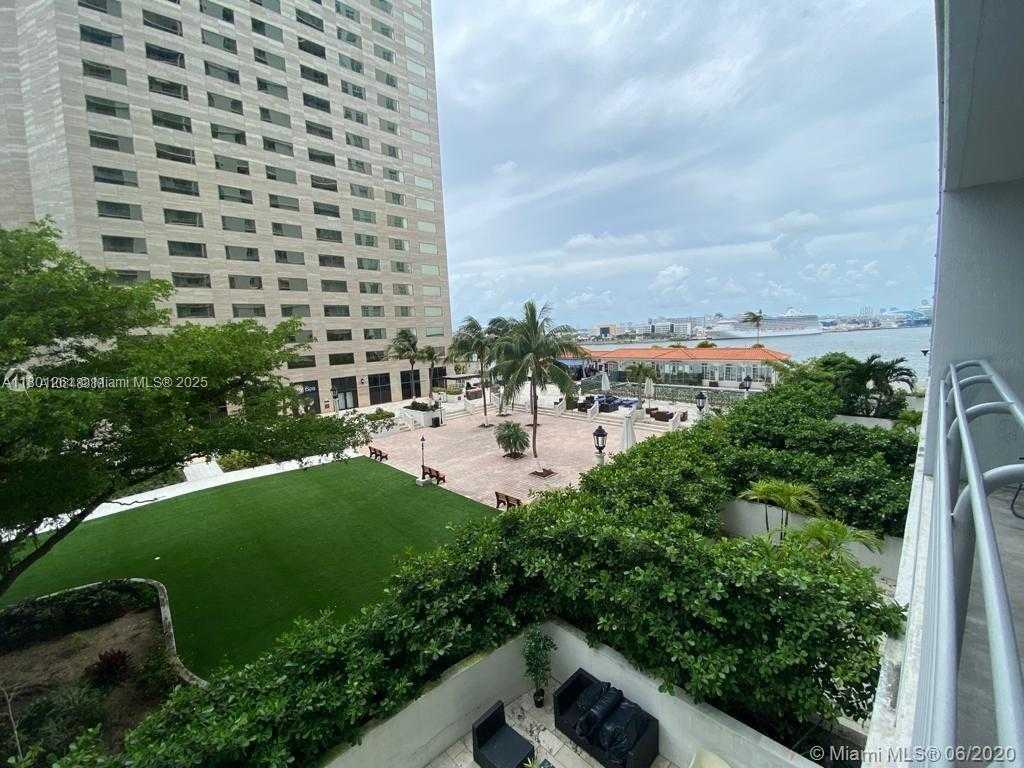 Small Image of 335 Biscayne Blvd, Miami, FL 33132, USA Number 15