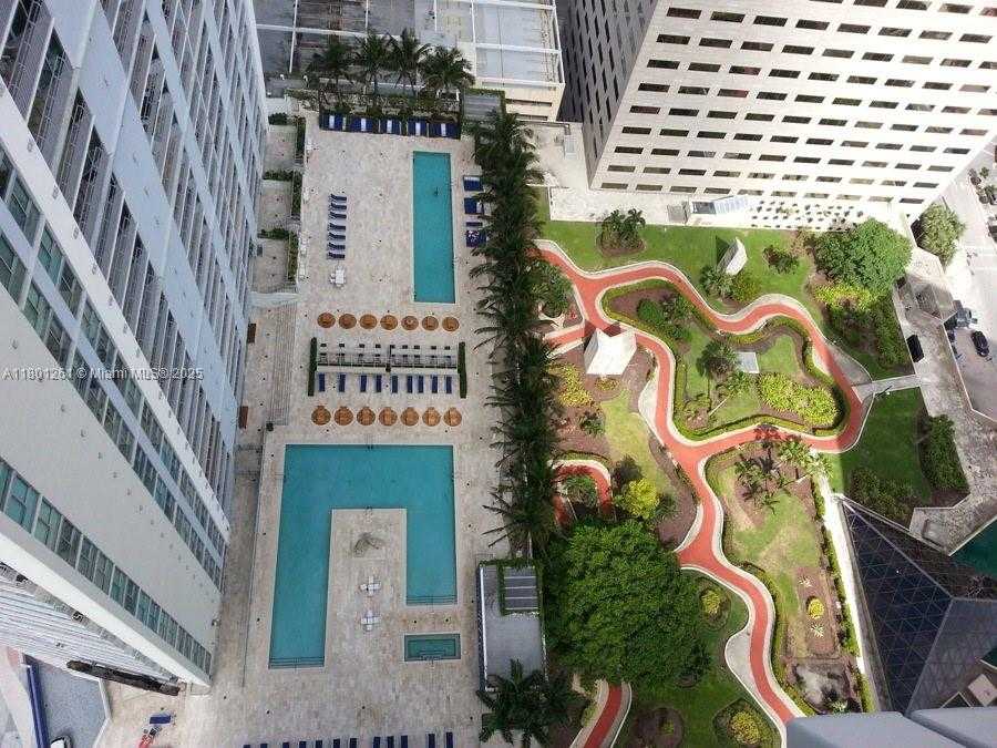 Small Image of 335 Biscayne Blvd, Miami, FL 33132, USA Number 16