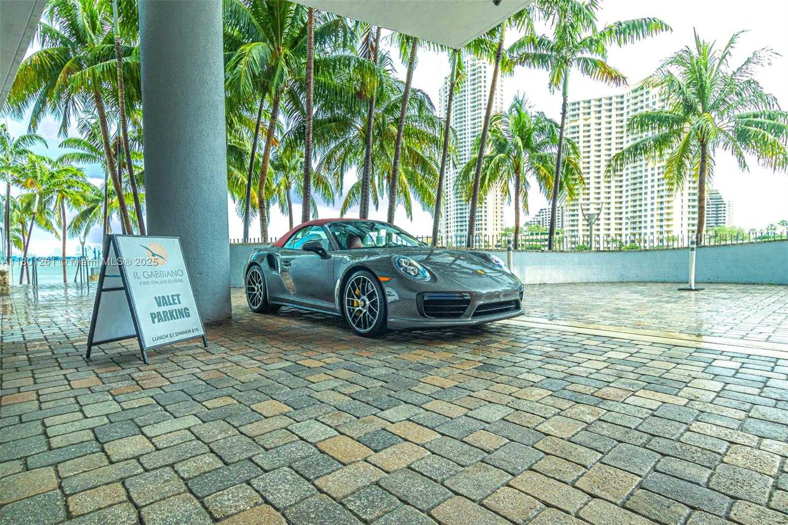 Small Image of 335 Biscayne Blvd, Miami, FL 33132, USA Number 21