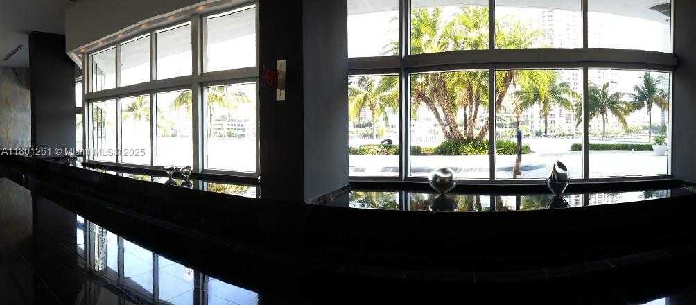Small Image of 335 Biscayne Blvd, Miami, FL 33132, USA Number 23