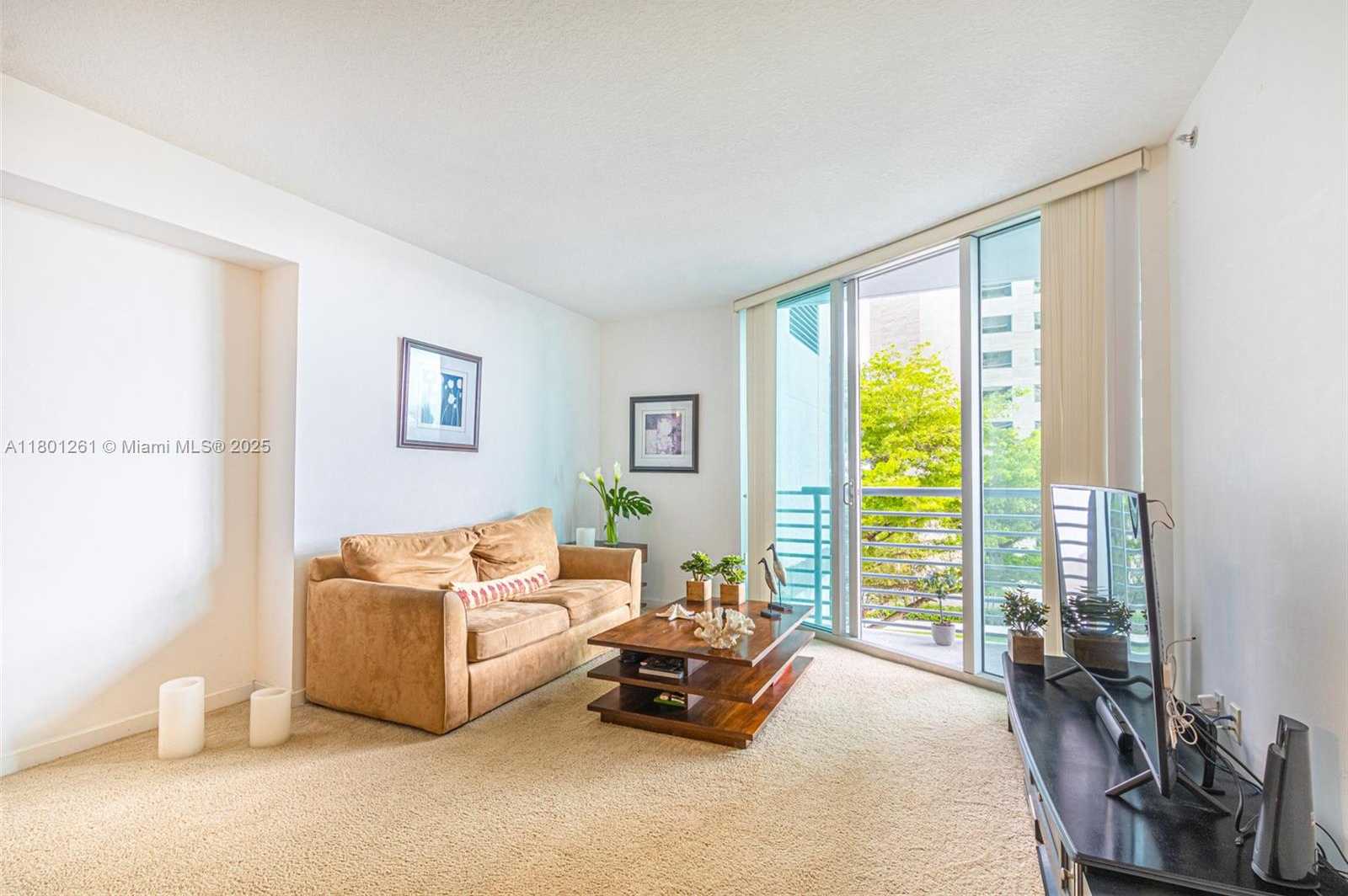 Small Image of 335 Biscayne Blvd, Miami, FL 33132, USA Number 3