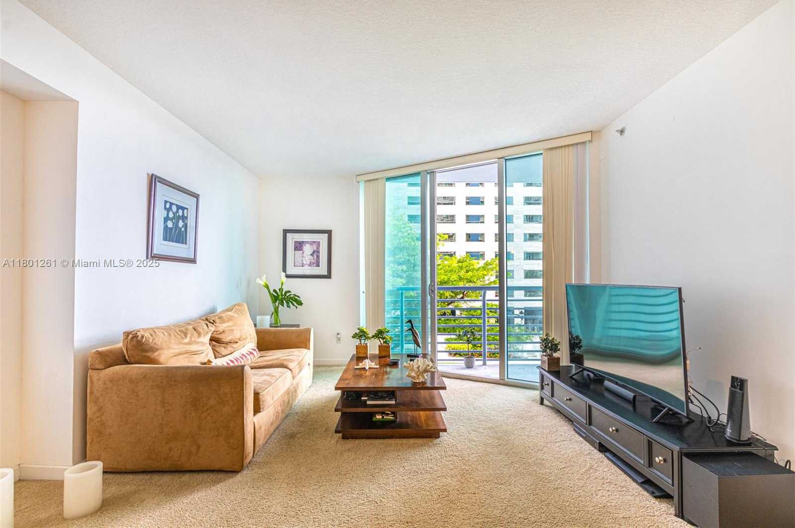 Small Image of 335 Biscayne Blvd, Miami, FL 33132, USA Number 4