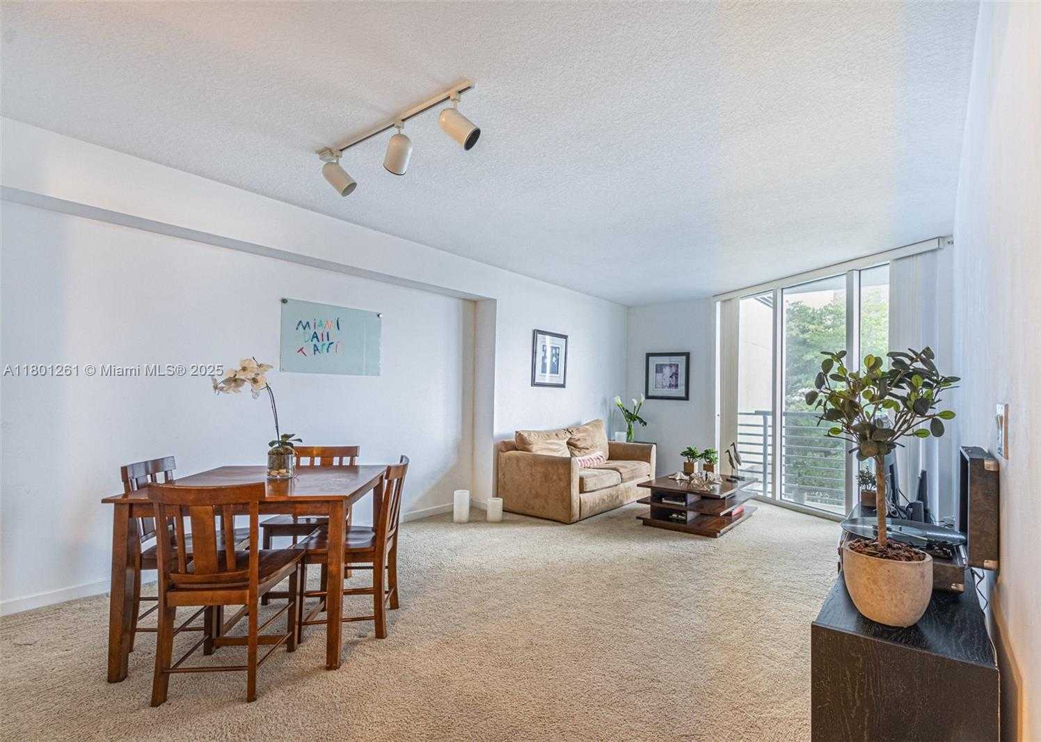 Small Image of 335 Biscayne Blvd, Miami, FL 33132, USA Number 6