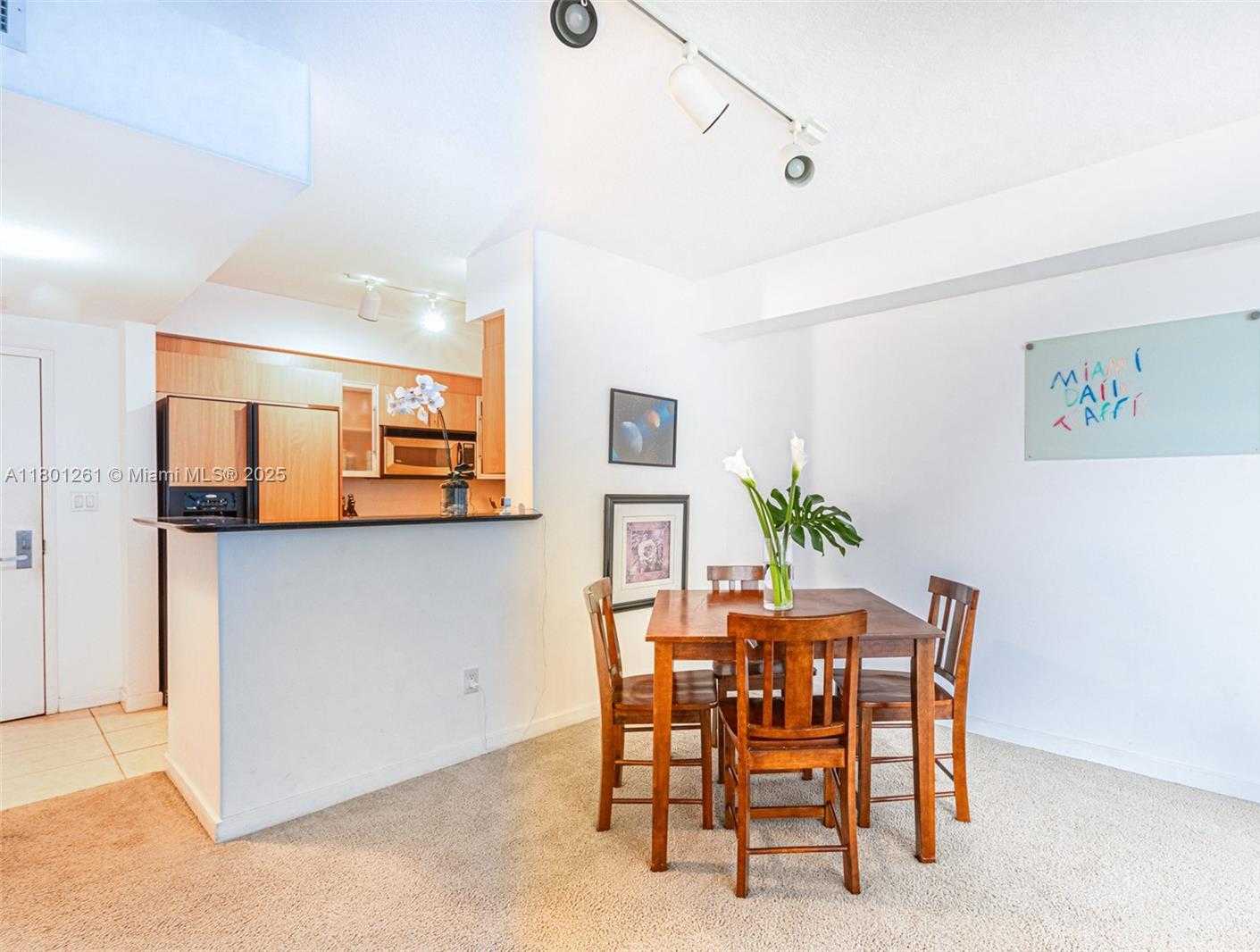Small Image of 335 Biscayne Blvd, Miami, FL 33132, USA Number 7