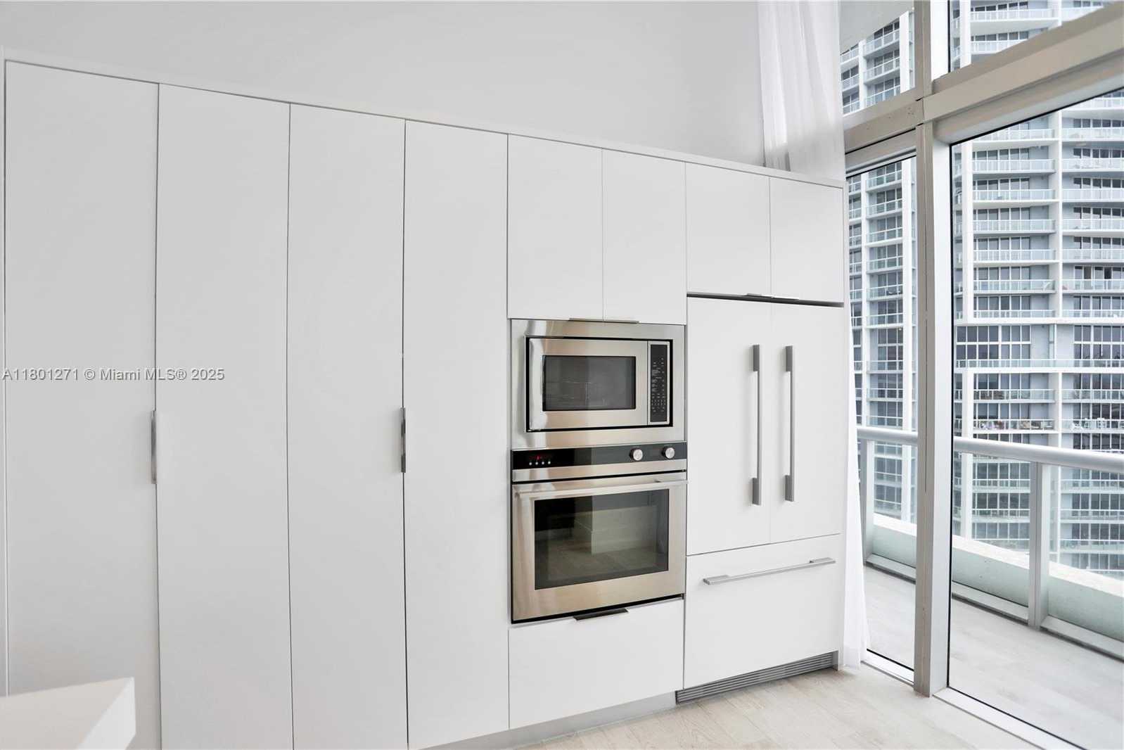 Small Image of 495 BRICKELL AVE #4102, Miami Number 11