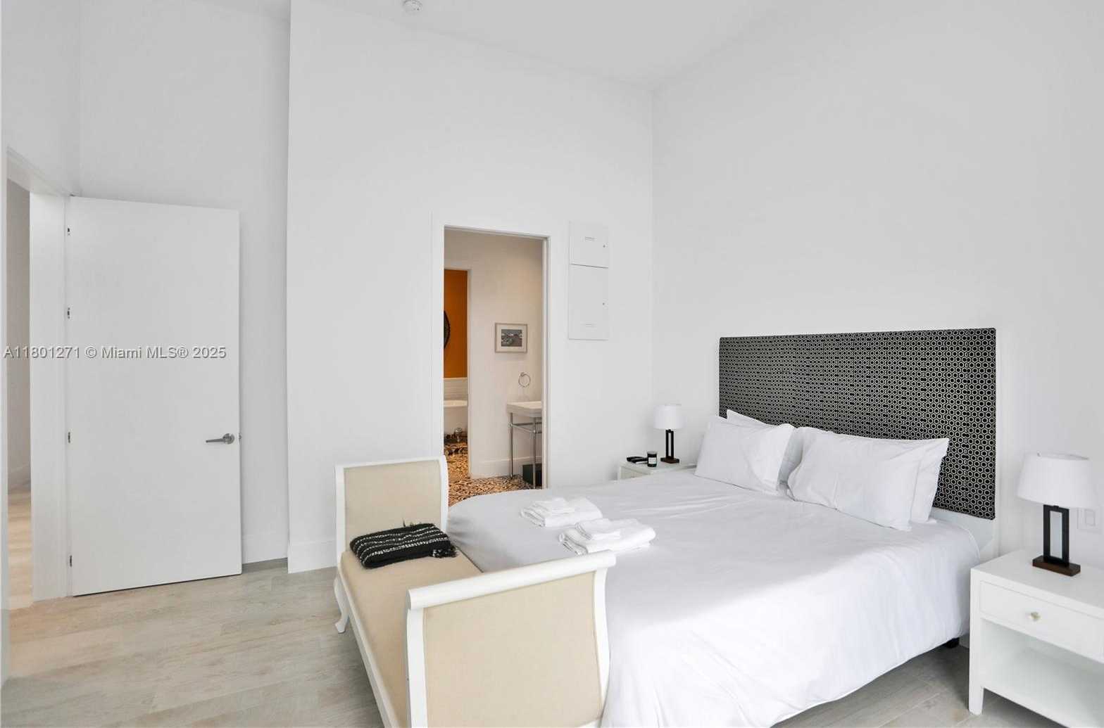 Small Image of 495 BRICKELL AVE #4102, Miami Number 16