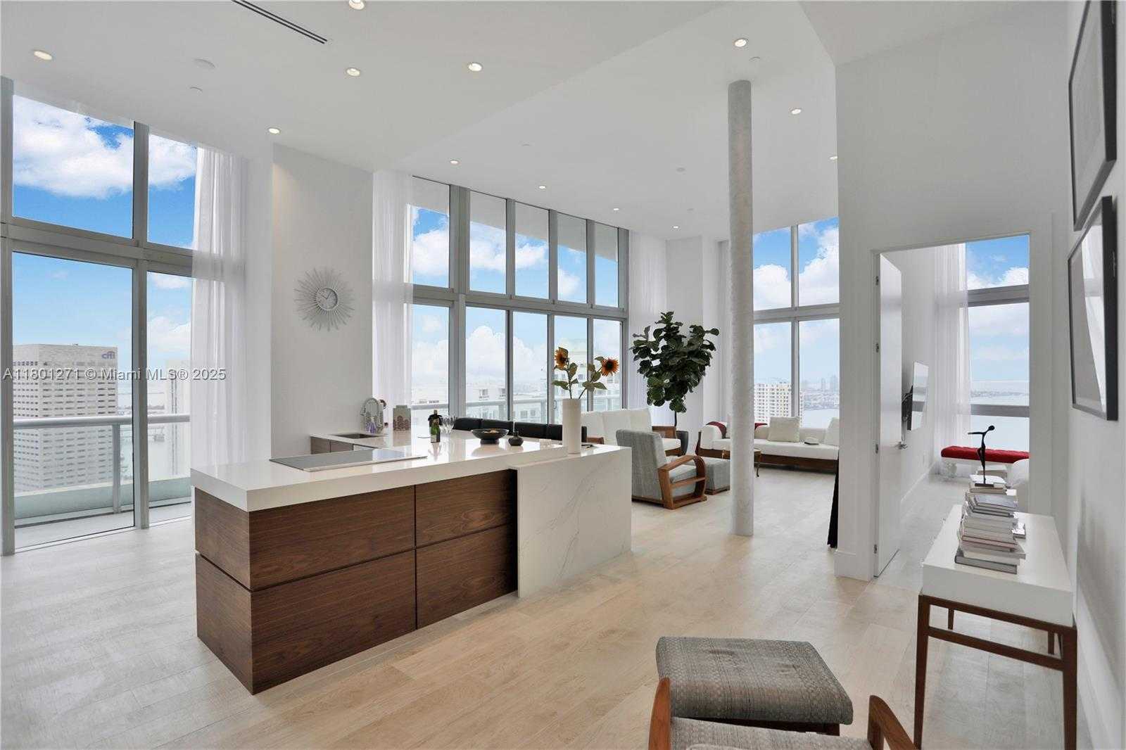 Small Image of 495 BRICKELL AVE #4102, Miami Number 2