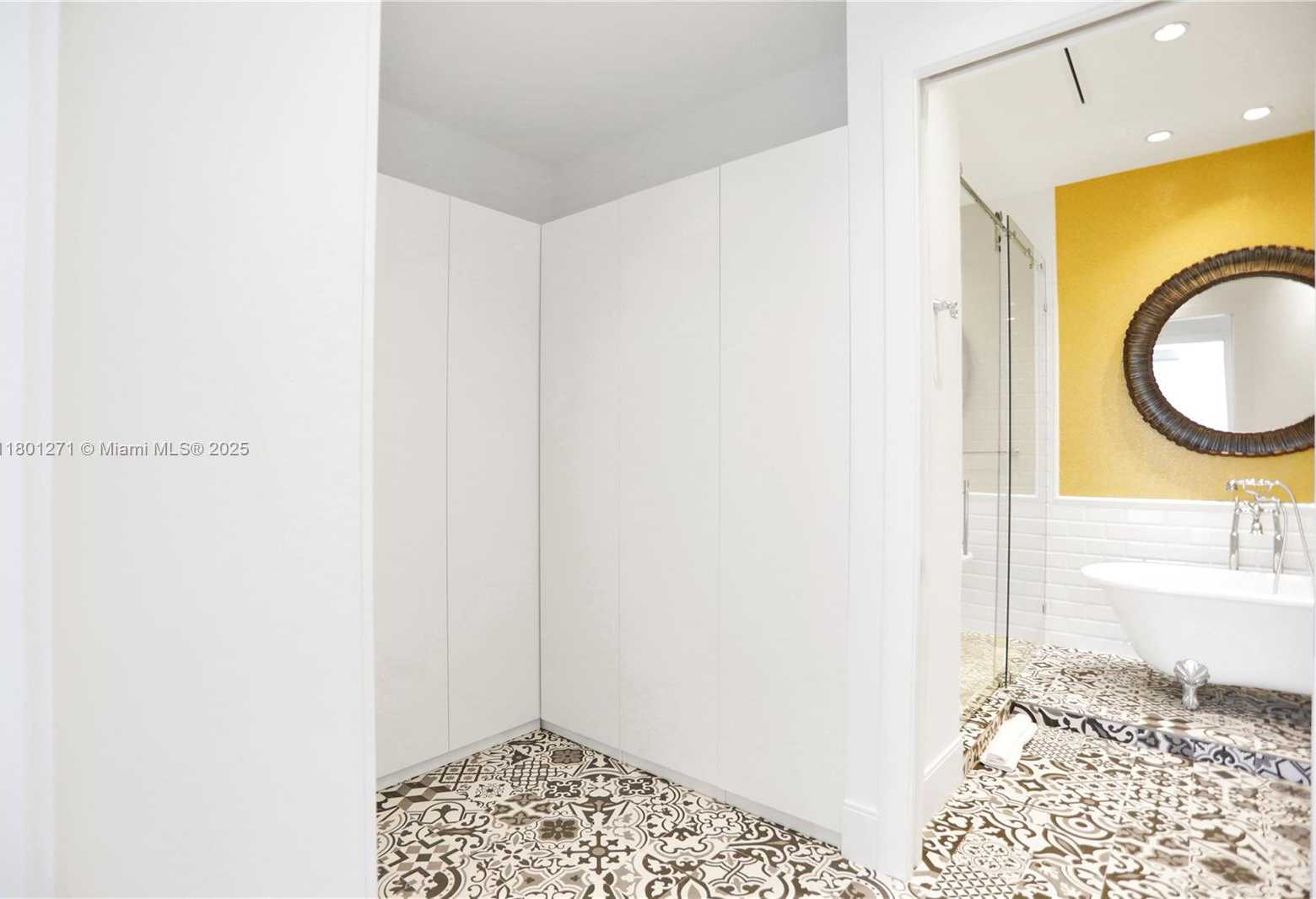 Small Image of 495 BRICKELL AVE #4102, Miami Number 20