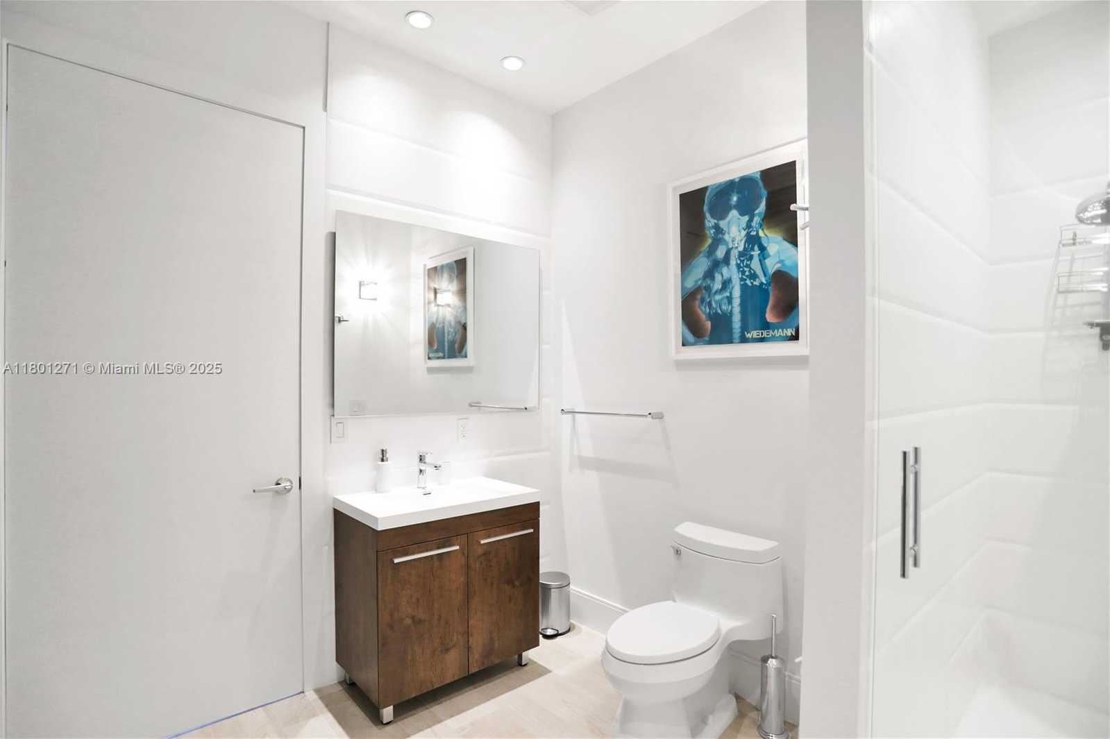 Small Image of 495 BRICKELL AVE #4102, Miami Number 28