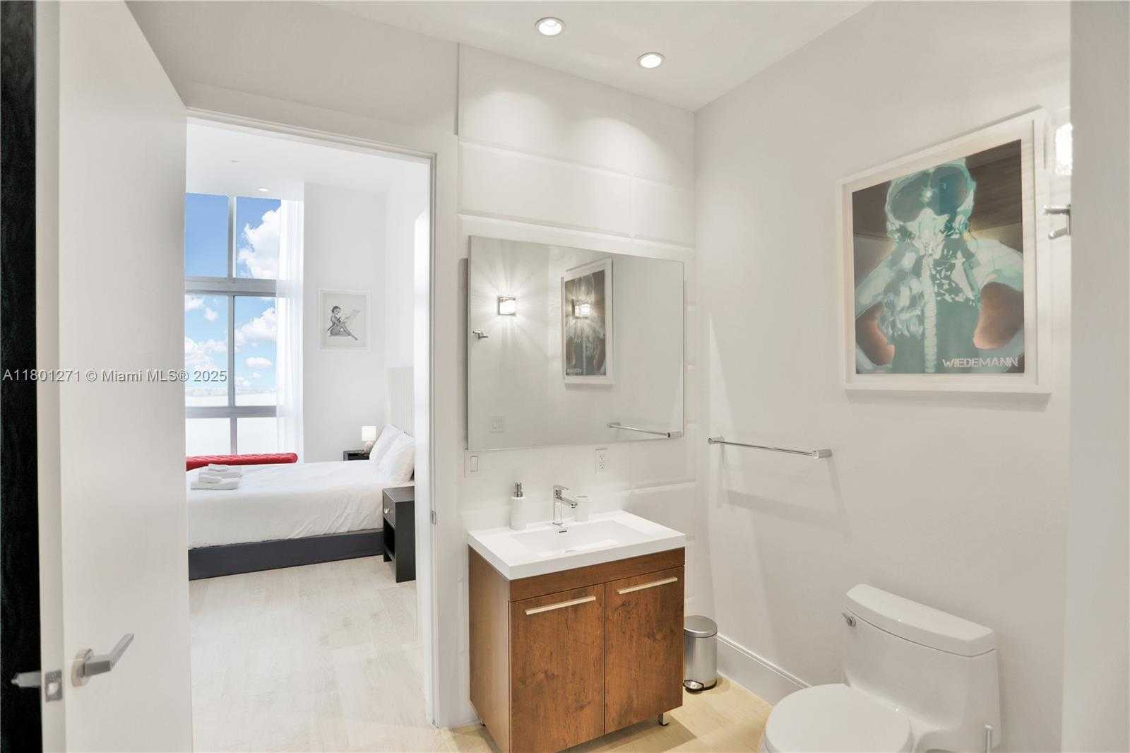 Small Image of 495 BRICKELL AVE #4102, Miami Number 29
