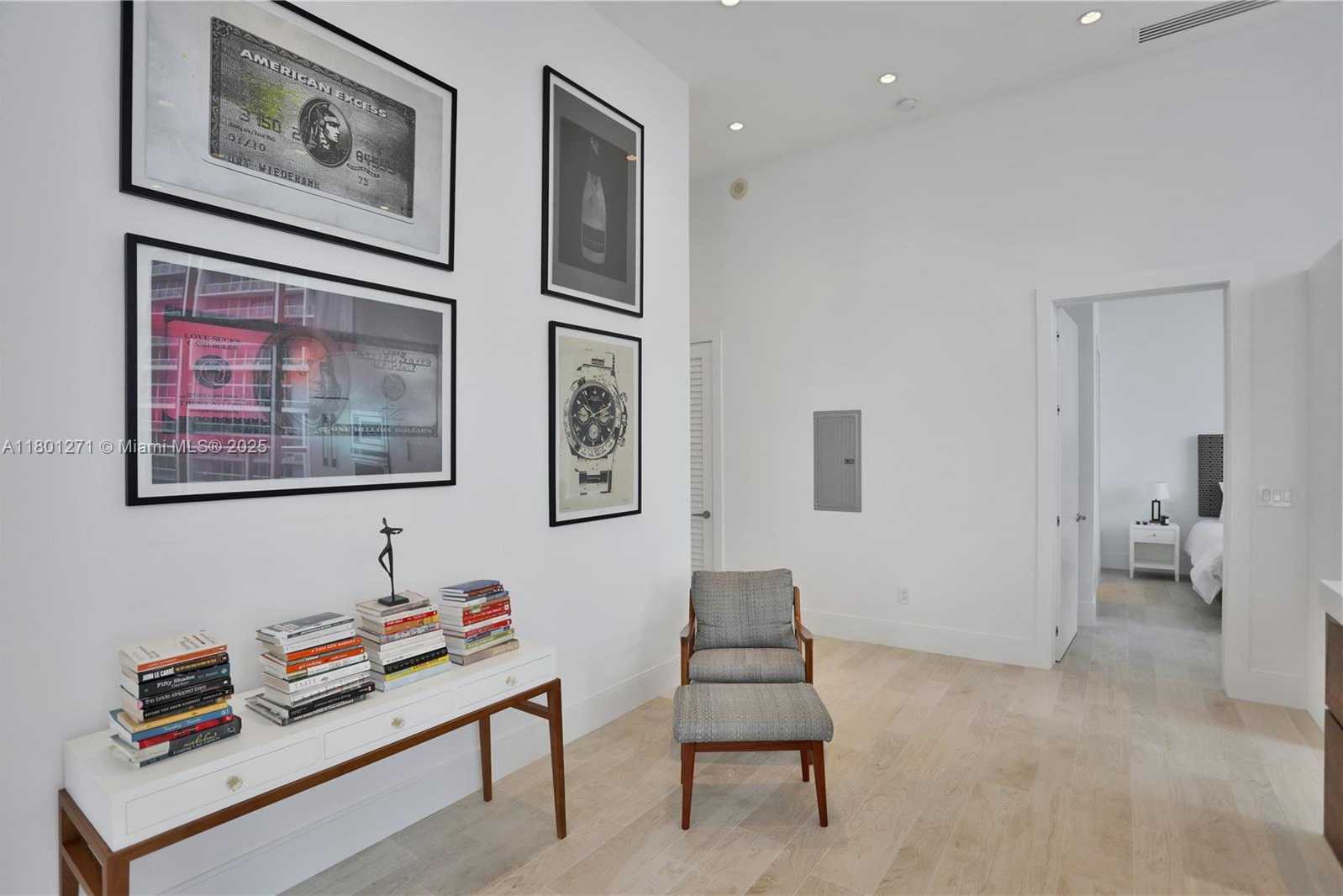 Small Image of 495 BRICKELL AVE #4102, Miami Number 6