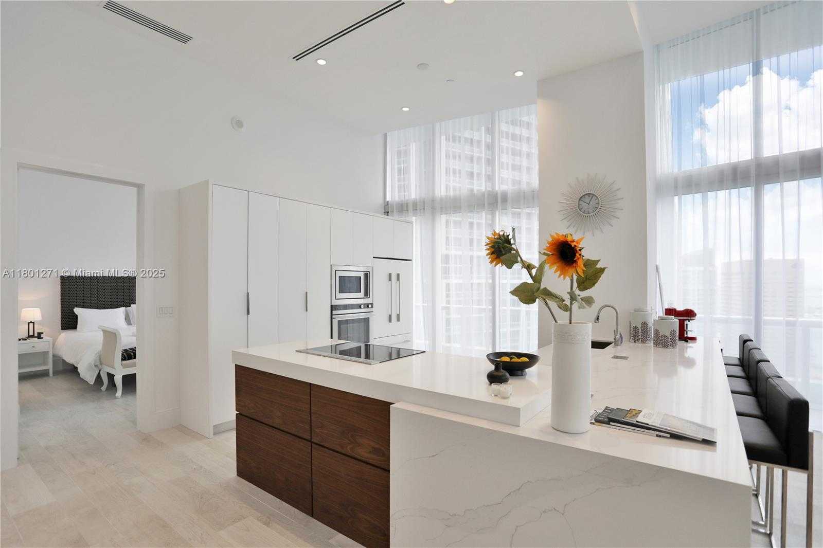 Small Image of 495 BRICKELL AVE #4102, Miami Number 9