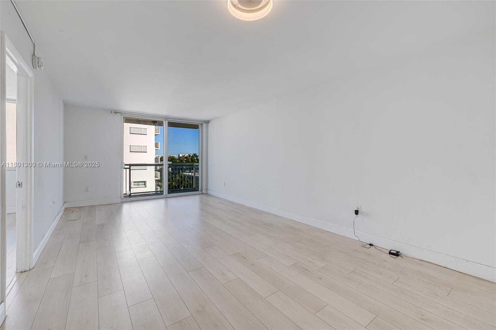 Small Image of 1345 LINCOLN #1006, Miami Beach Number 11