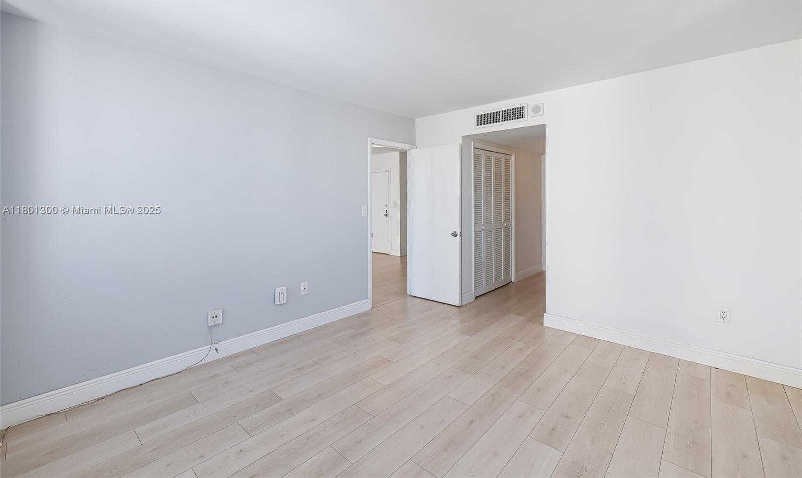 Small Image of 1345 LINCOLN #1006, Miami Beach Number 22