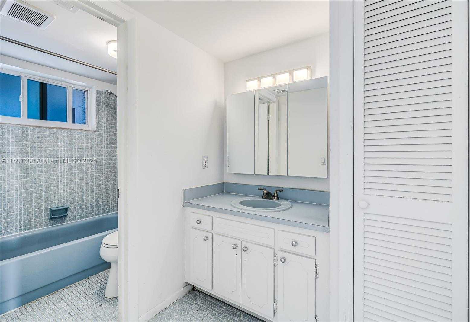 Small Image of 1345 LINCOLN #1006, Miami Beach Number 27