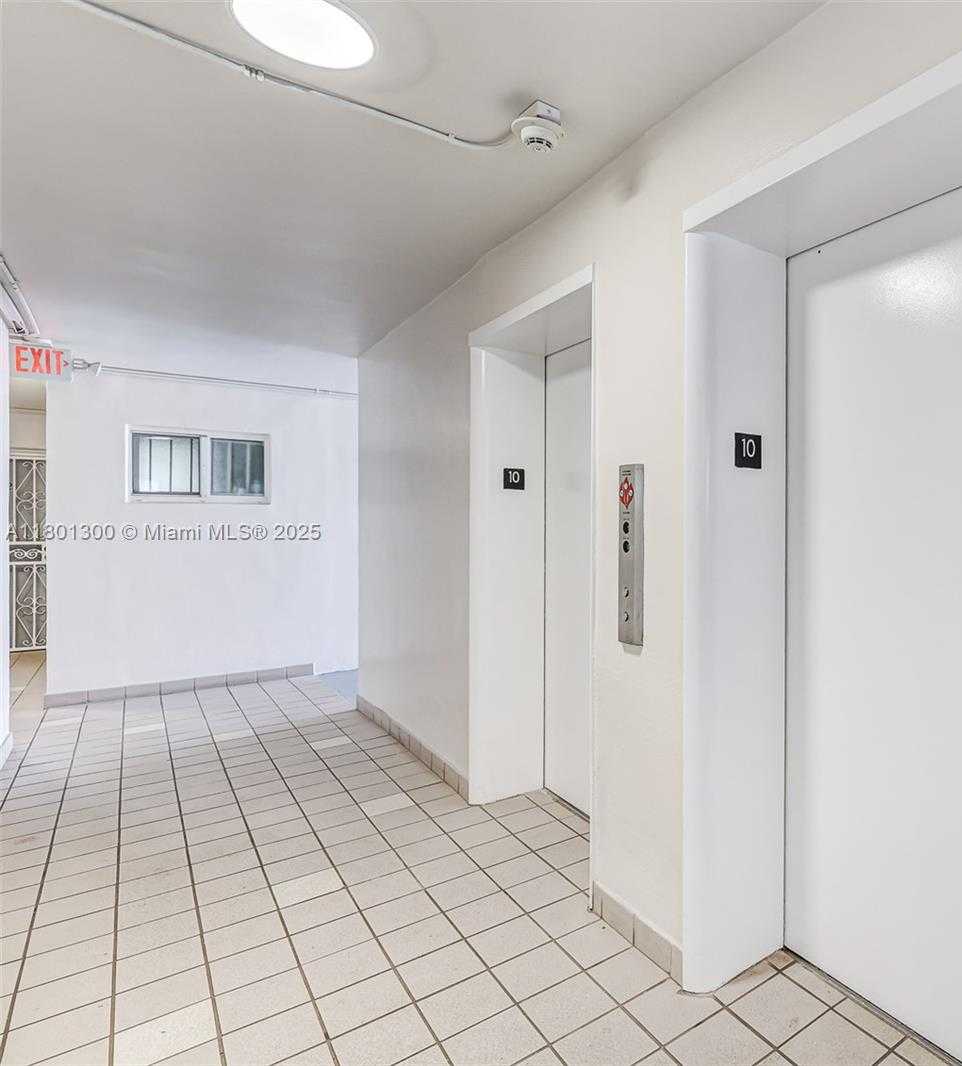 Small Image of 1345 LINCOLN #1006, Miami Beach Number 8