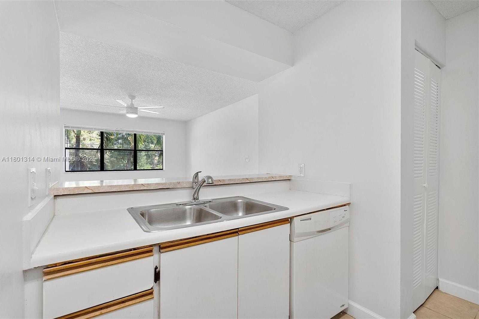 Small Image of 530 SOUTH PARK RD #23-11, Hollywood Number 12