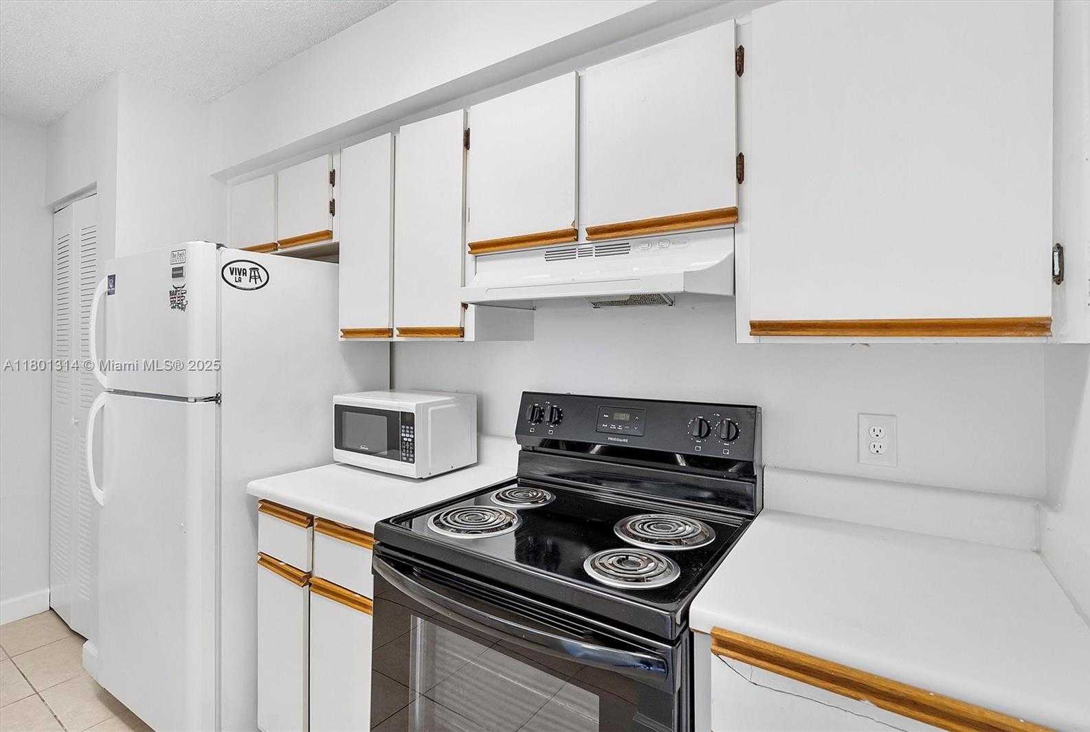 Small Image of 530 SOUTH PARK RD #23-11, Hollywood Number 13