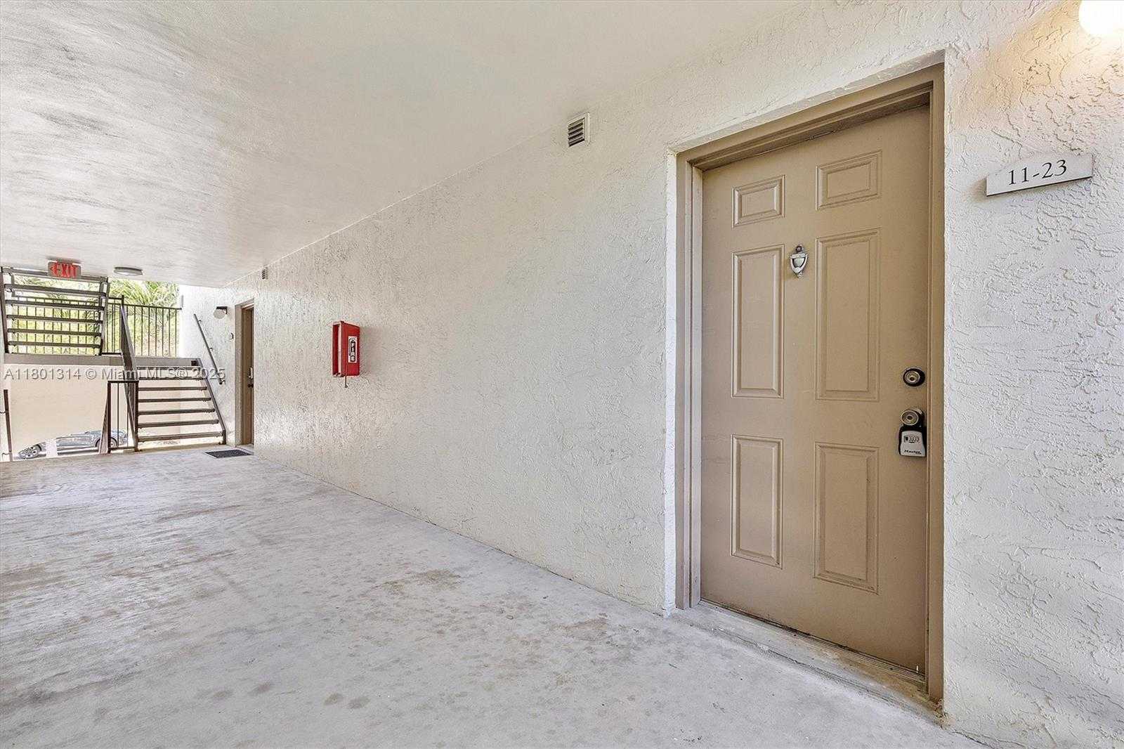 Small Image of 530 SOUTH PARK RD #23-11, Hollywood Number 2