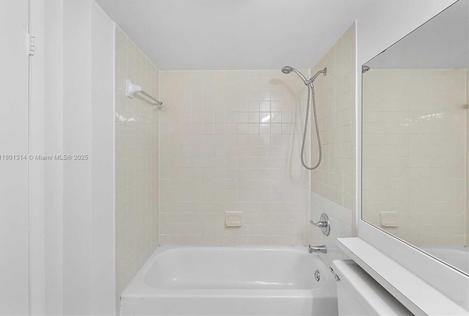 Small Image of 530 SOUTH PARK RD #23-11, Hollywood Number 22