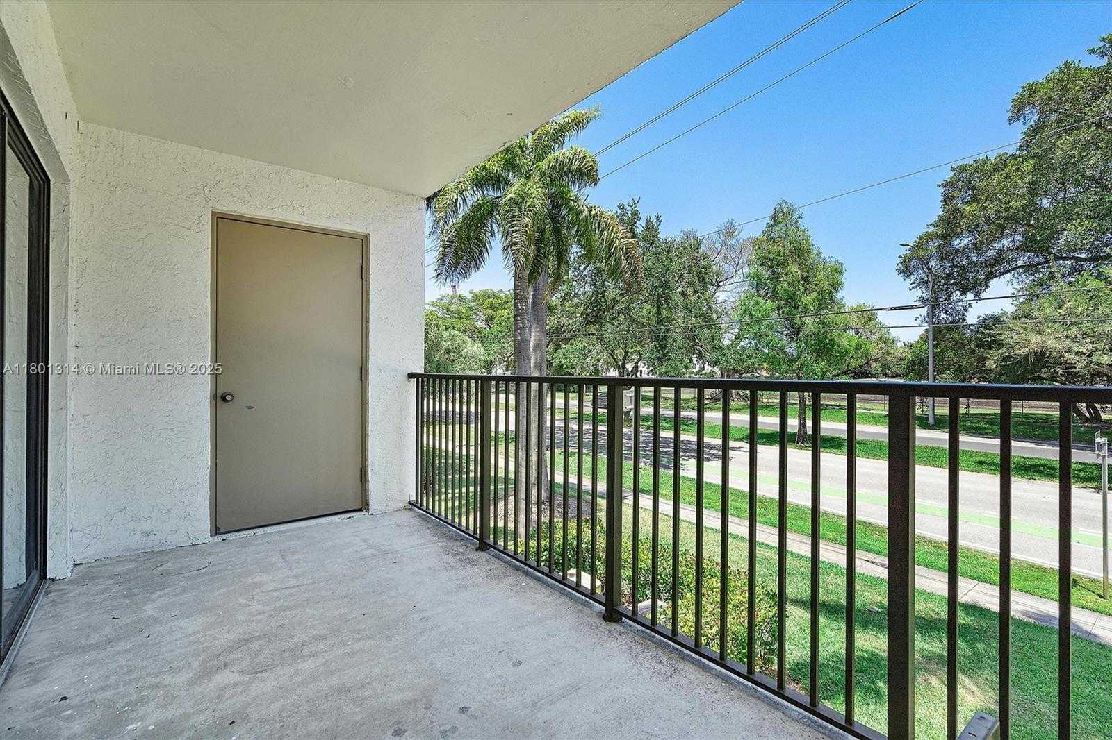 Small Image of 530 SOUTH PARK RD #23-11, Hollywood Number 25