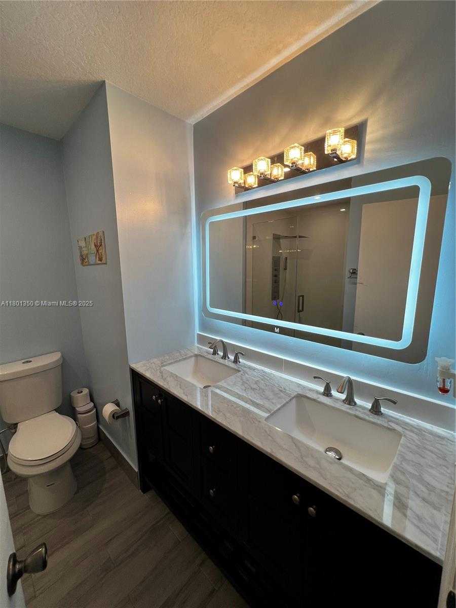 Small Image of 6014 SOUTH WEST 162ND PL, Miami Number 13