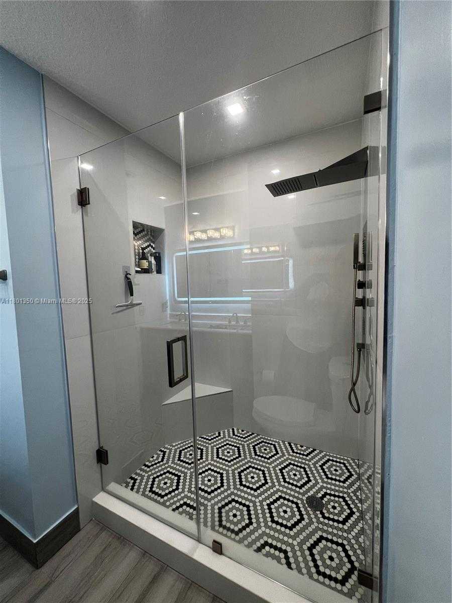 Small Image of 6014 SOUTH WEST 162ND PL, Miami Number 14