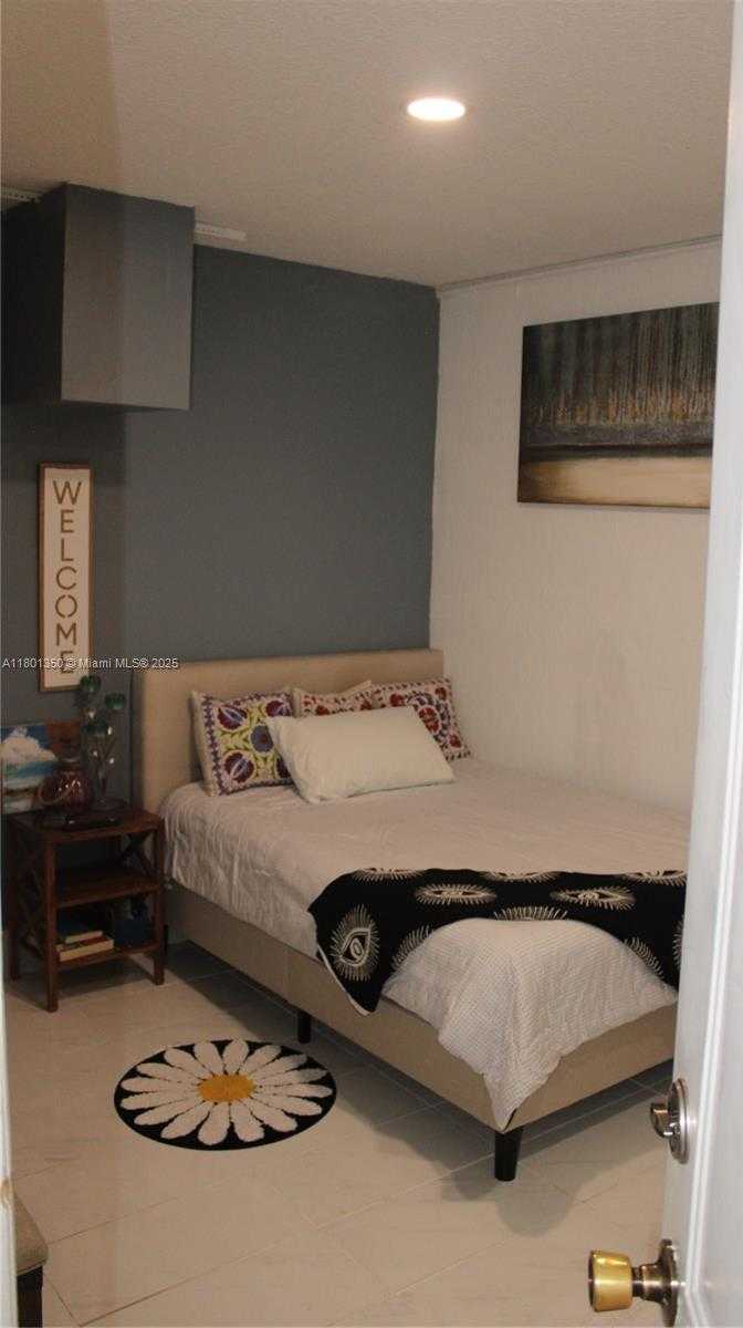 Small Image of 6014 SOUTH WEST 162ND PL, Miami Number 16