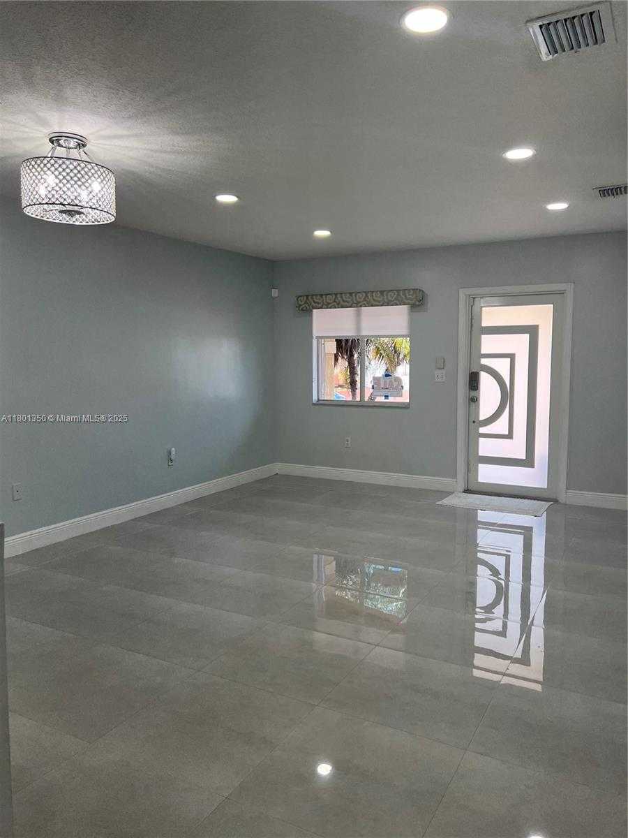Small Image of 6014 SOUTH WEST 162ND PL, Miami Number 25