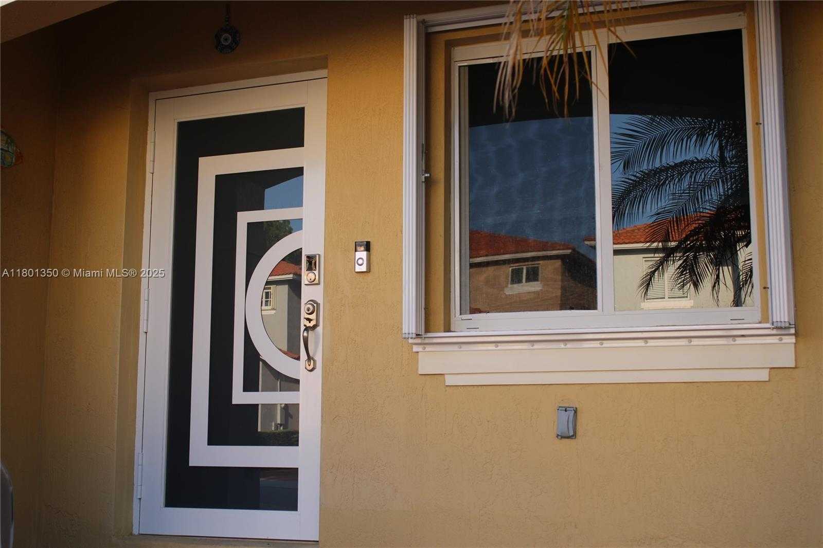Small Image of 6014 SOUTH WEST 162ND PL, Miami Number 3