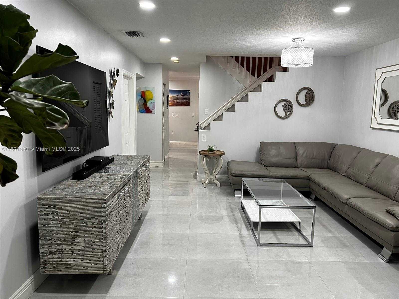 Small Image of 6014 SOUTH WEST 162ND PL, Miami Number 5