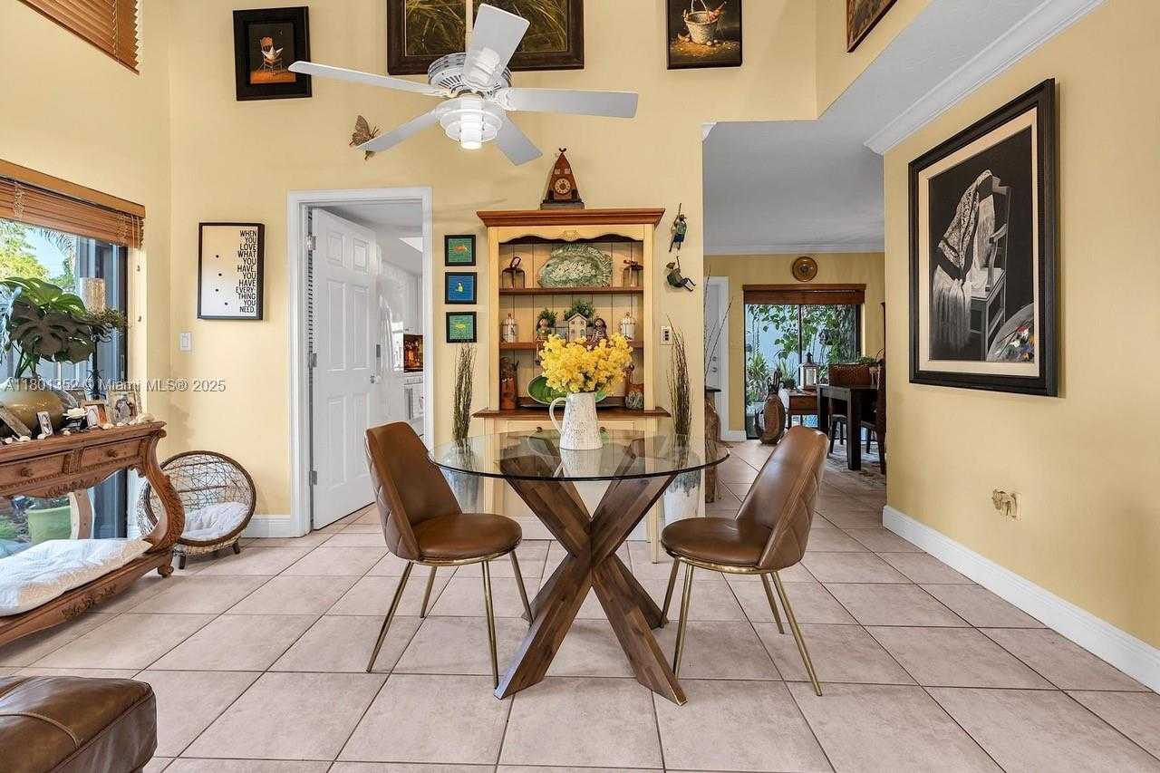 Small Image of 11413 SOUTH WEST 112TH ST, Miami Number 26