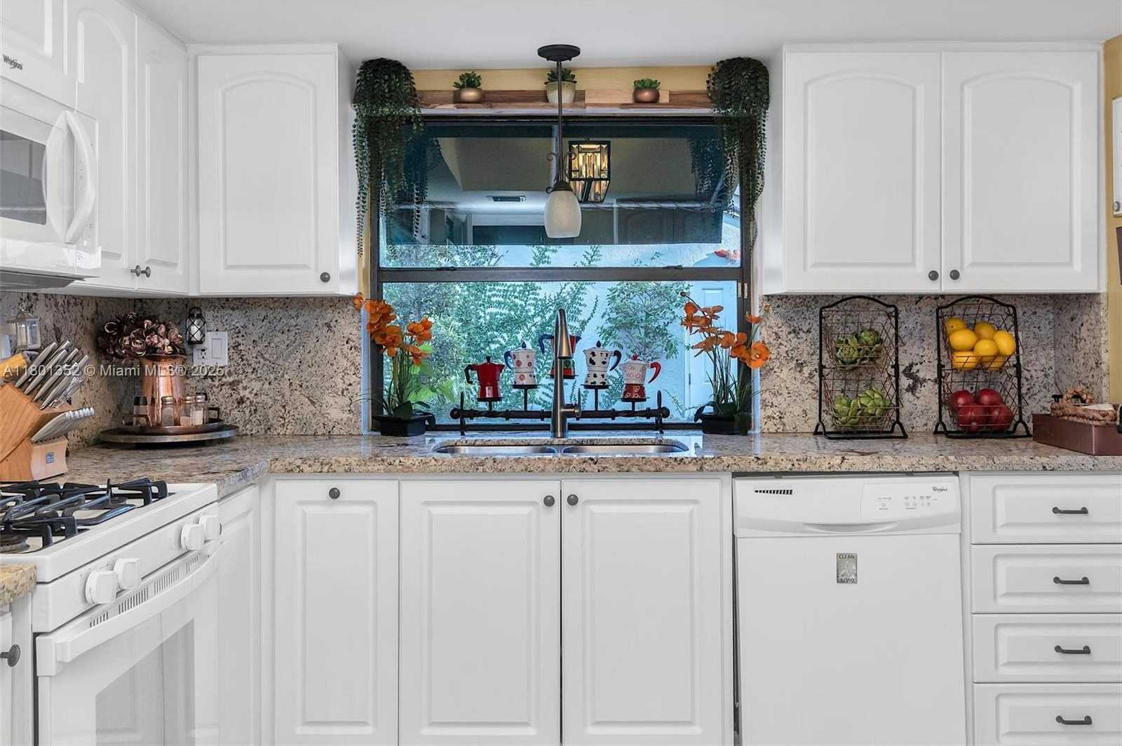 Small Image of 11413 SOUTH WEST 112TH ST, Miami Number 32