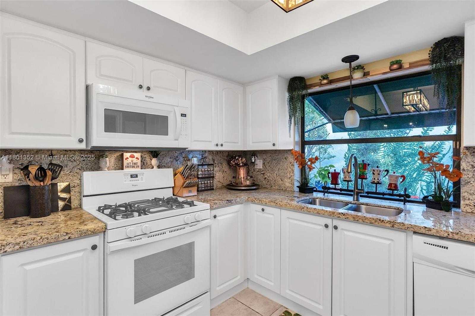 Small Image of 11413 SOUTH WEST 112TH ST, Miami Number 33